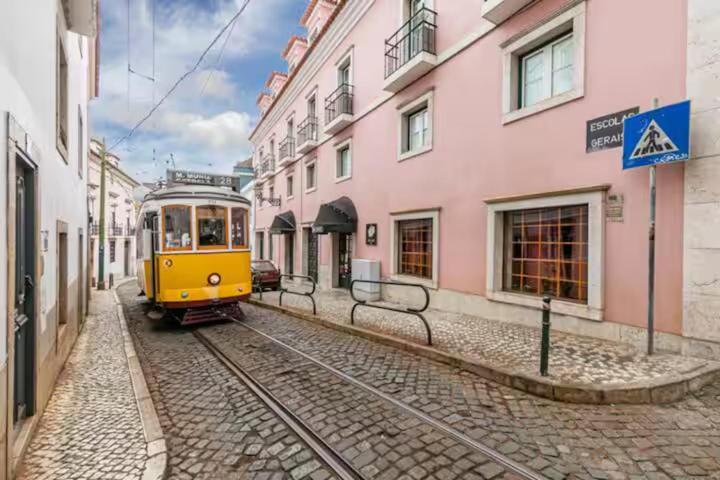 Tram 28 Cozy In Alfama